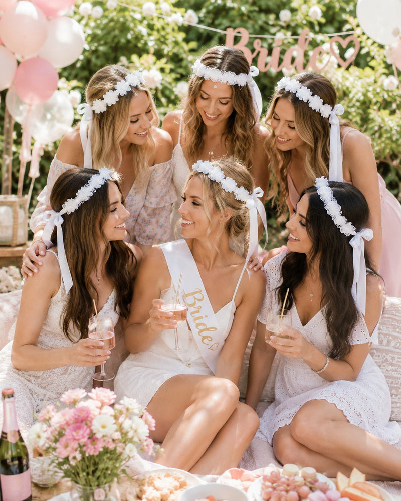 Braut Haarkranz Kisha mit Bändern und Blüten - Weiß