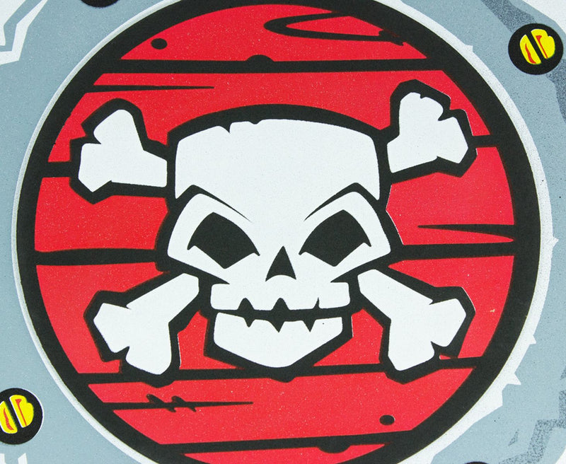 Schaumstoff Piraten Schild mit Totenkopf – Rundes Kostümschild Grau Rot 33 cm