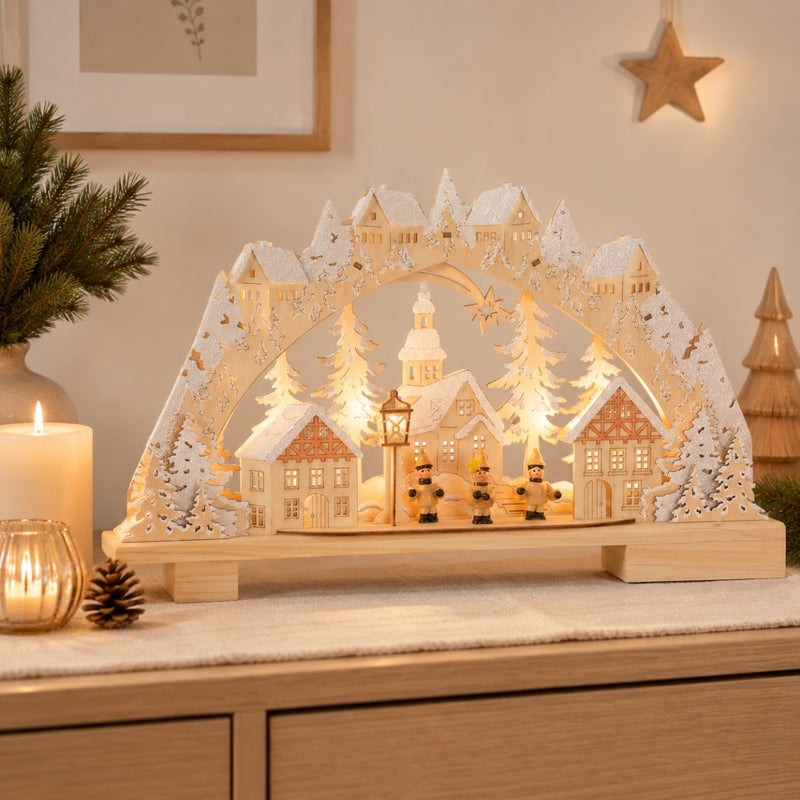 Riffelmacher LED Schwibbogen "Kurrendesänger im Dorf" 45 x 27 cm - 76242 | Natur Weiß