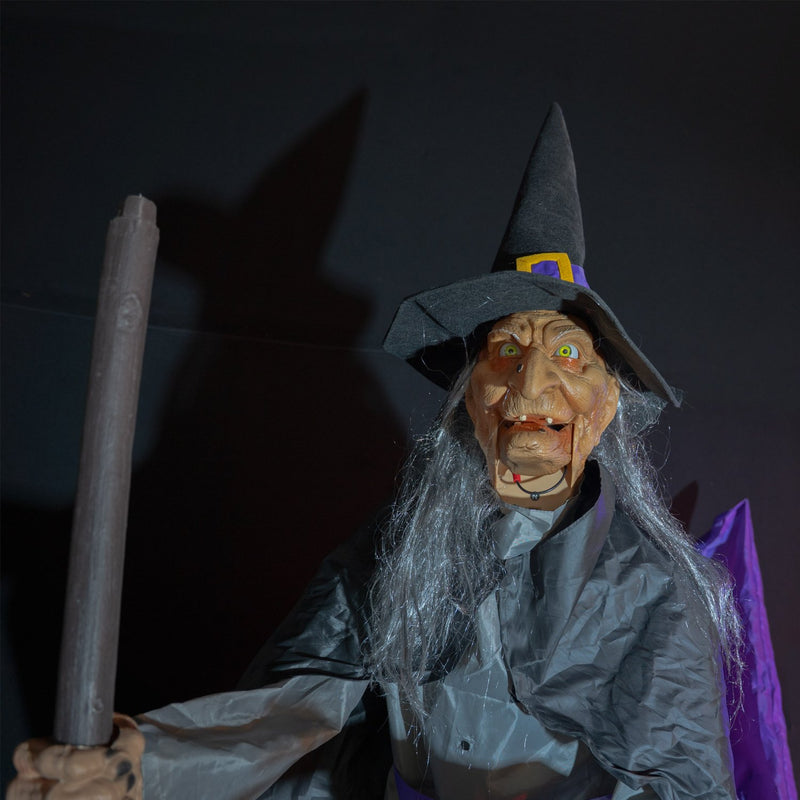 Halloween Standfigur "Fliegende Hexe Willa" - Animatronic | 310 cm