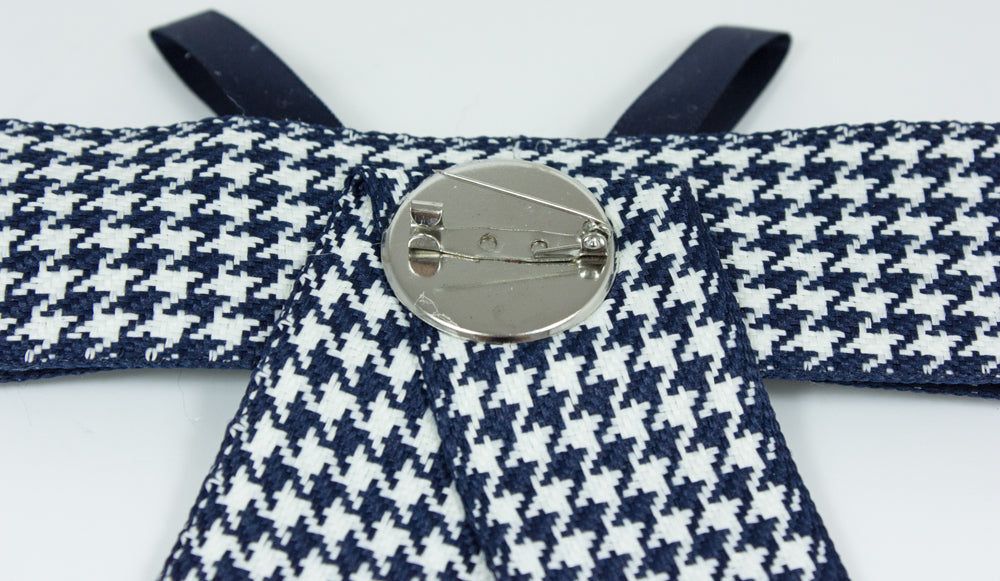 Brosche Barock Schleife mit eckigem Schmuckstein - Kariert - Blau
