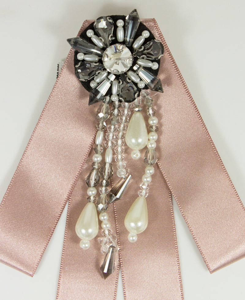 Brosche Barock Schleife mit Schmuckstein und Perlenketten - Altrosa