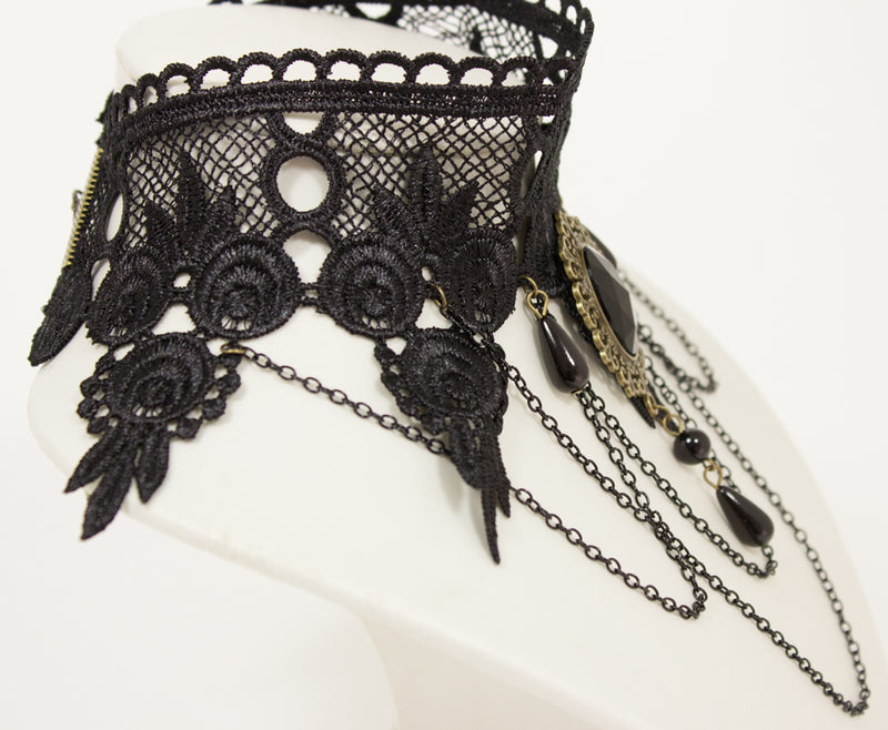 Gothik Spitzen Halskette mit Brosche - Schwarz