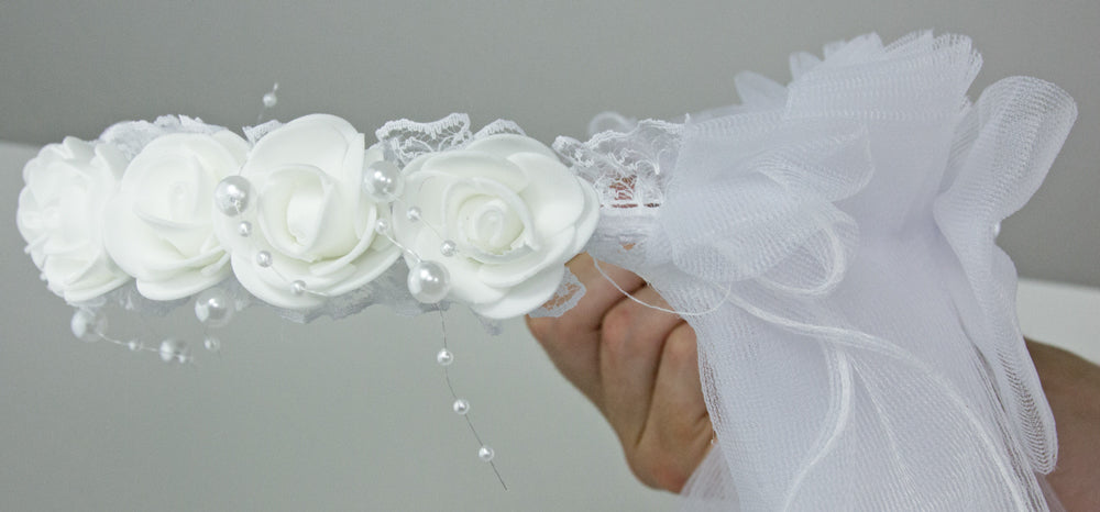Brautschleier Haarkranz Salva mit Rosen und Perlen - Weiß