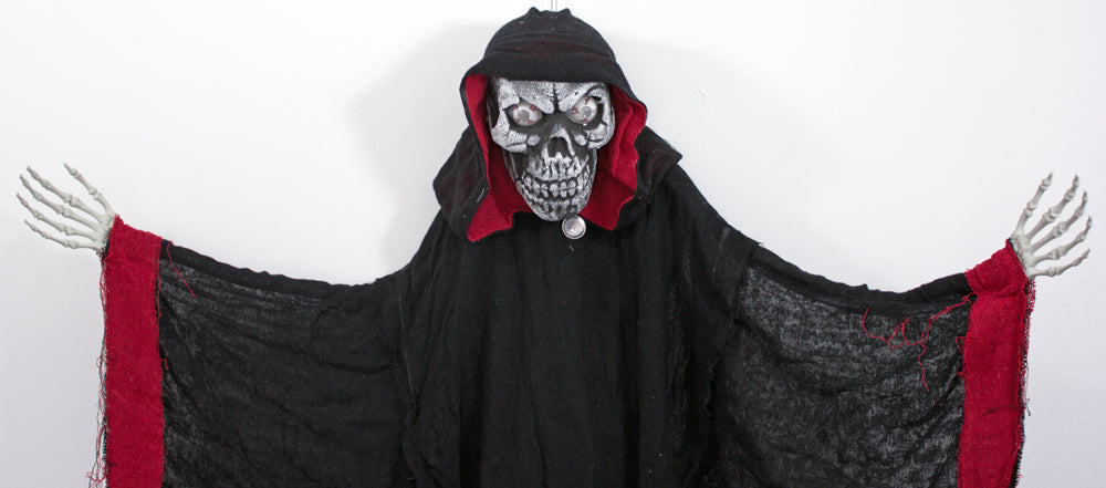 Halloween Dekoration Vampir mit Totenkopf animiert - 155 cm | Standfigur